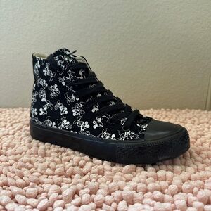 Japanese brand Honeys x Disney collaboration high top sneaker, black, US size 6